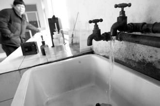 从2014年1月至今,在不到3个月的时间里,全国范围内,媒体曝光的自来水异味事件已达10起。