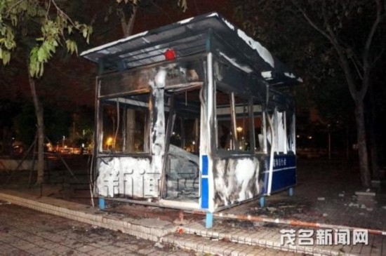 广东茂名部分市民借芳烃项目聚集破坏公共设施