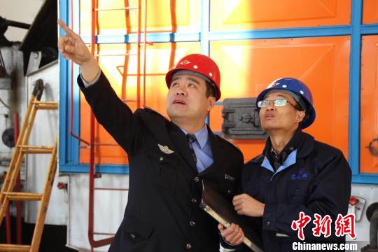 环保卫士潘海丰:脚踏实地干好平凡事(图)