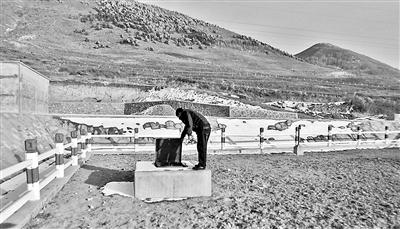 甘肃静宁饮用水遭污染 企业老板之子喝污水病倒